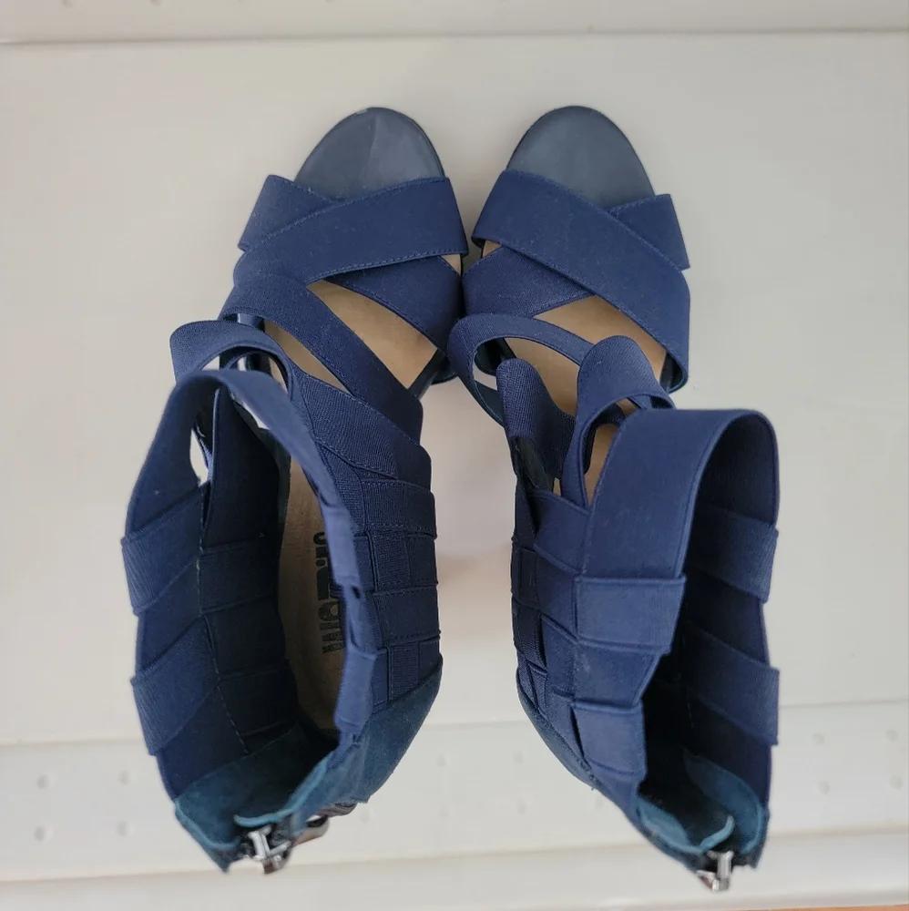 High heels - Picture 3 of 10